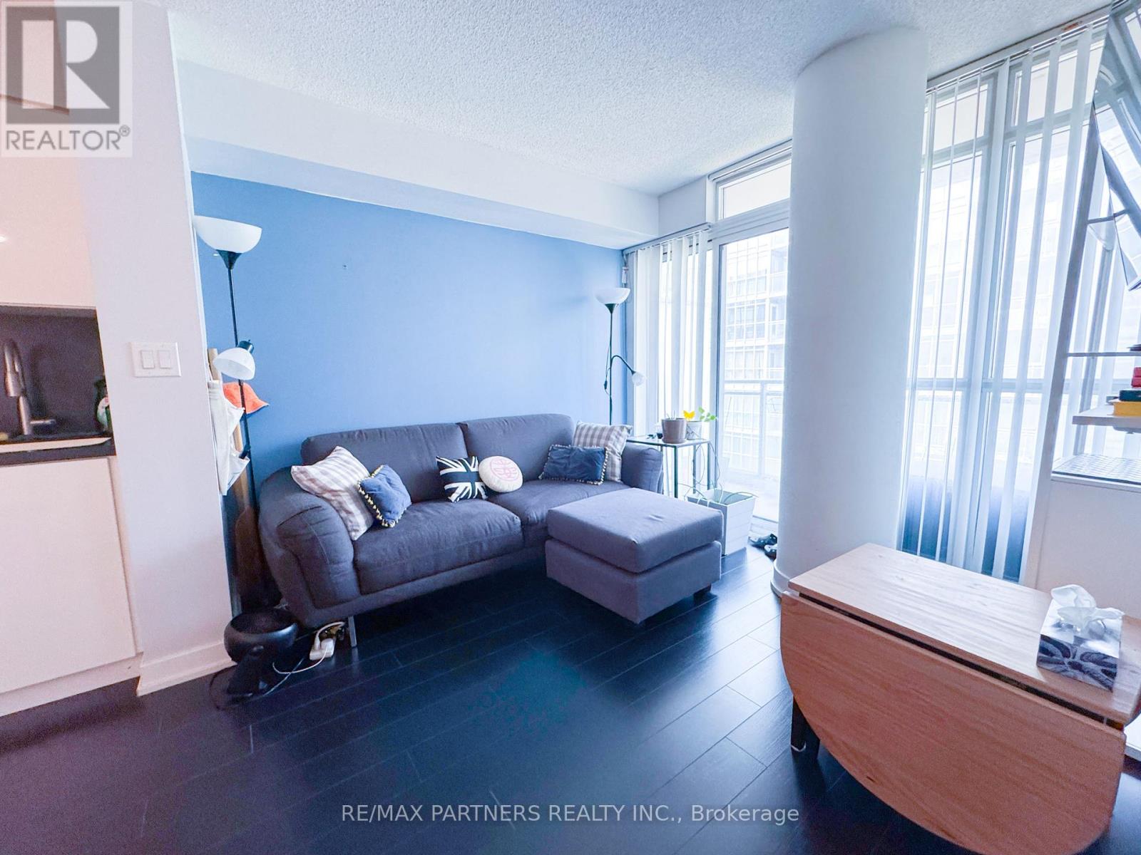 719 - 10 Capreol Court, Toronto, Ontario  M5V 4B3 - Photo 4 - C13764014