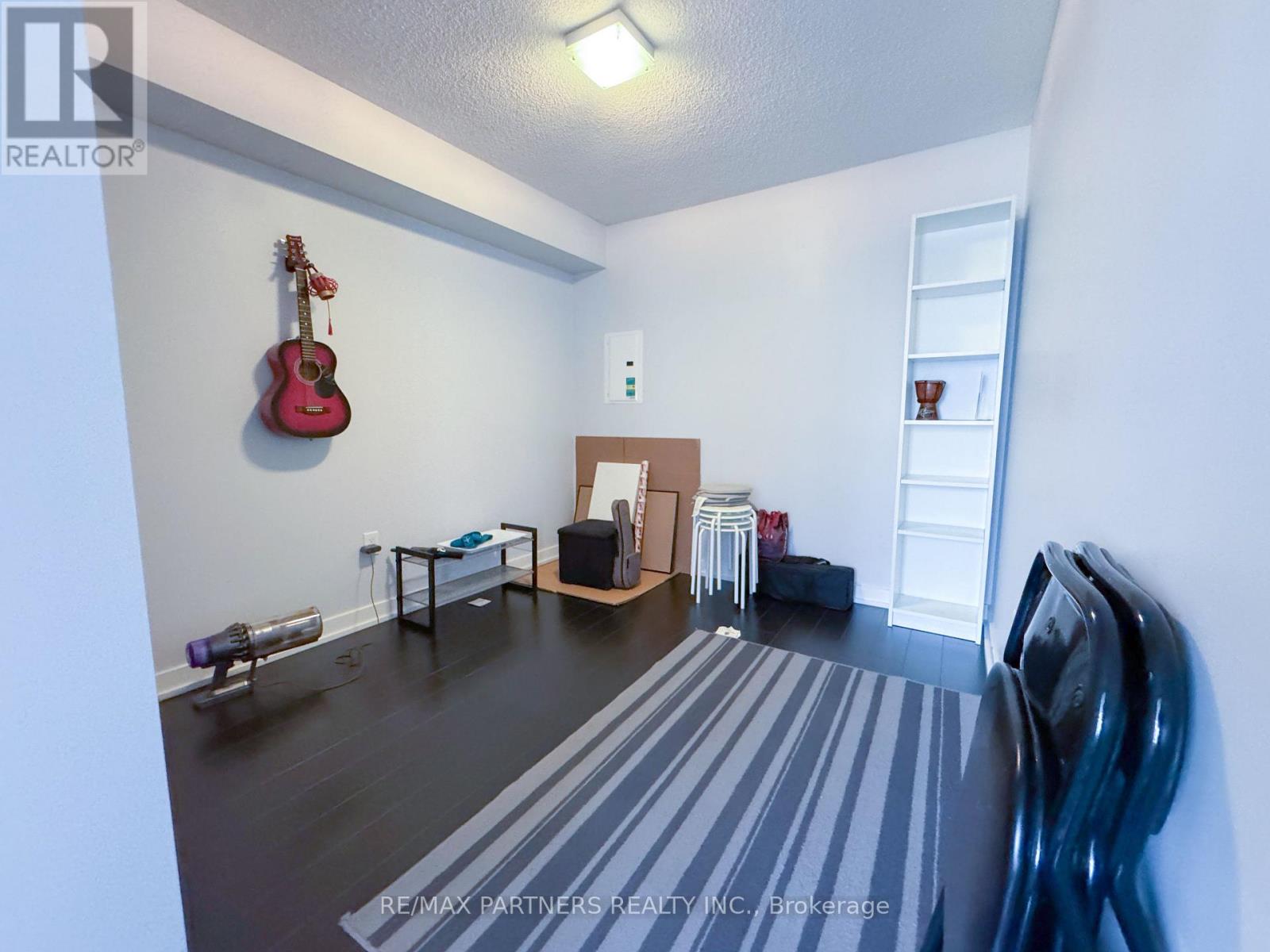 719 - 10 Capreol Court, Toronto, Ontario  M5V 4B3 - Photo 6 - C13764014