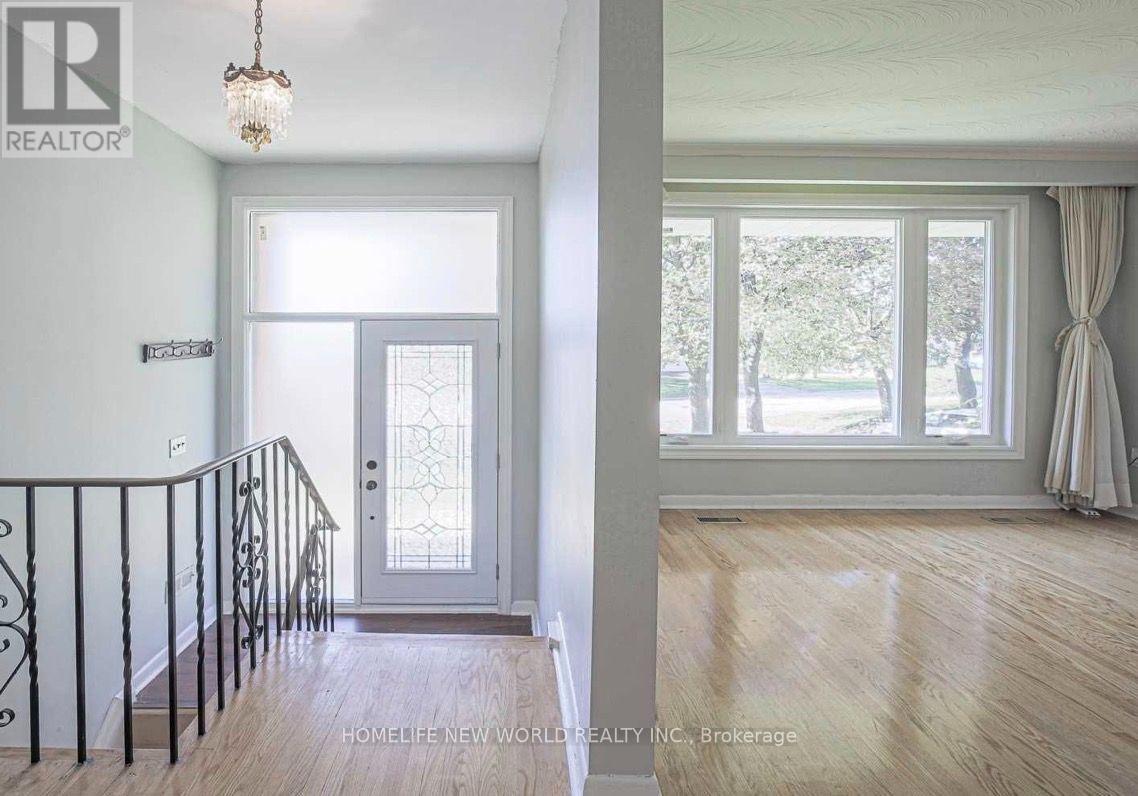 23 Chase Road, Toronto, Ontario  M2J 2S1 - Photo 3 - C13764020