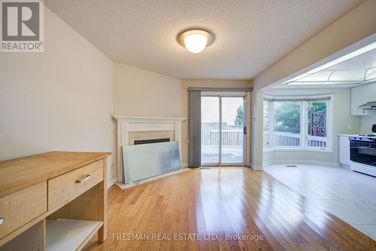 107 Brownstone Circle, Vaughan, Ontario  L4J 7R1 - Photo 9 - N13763942