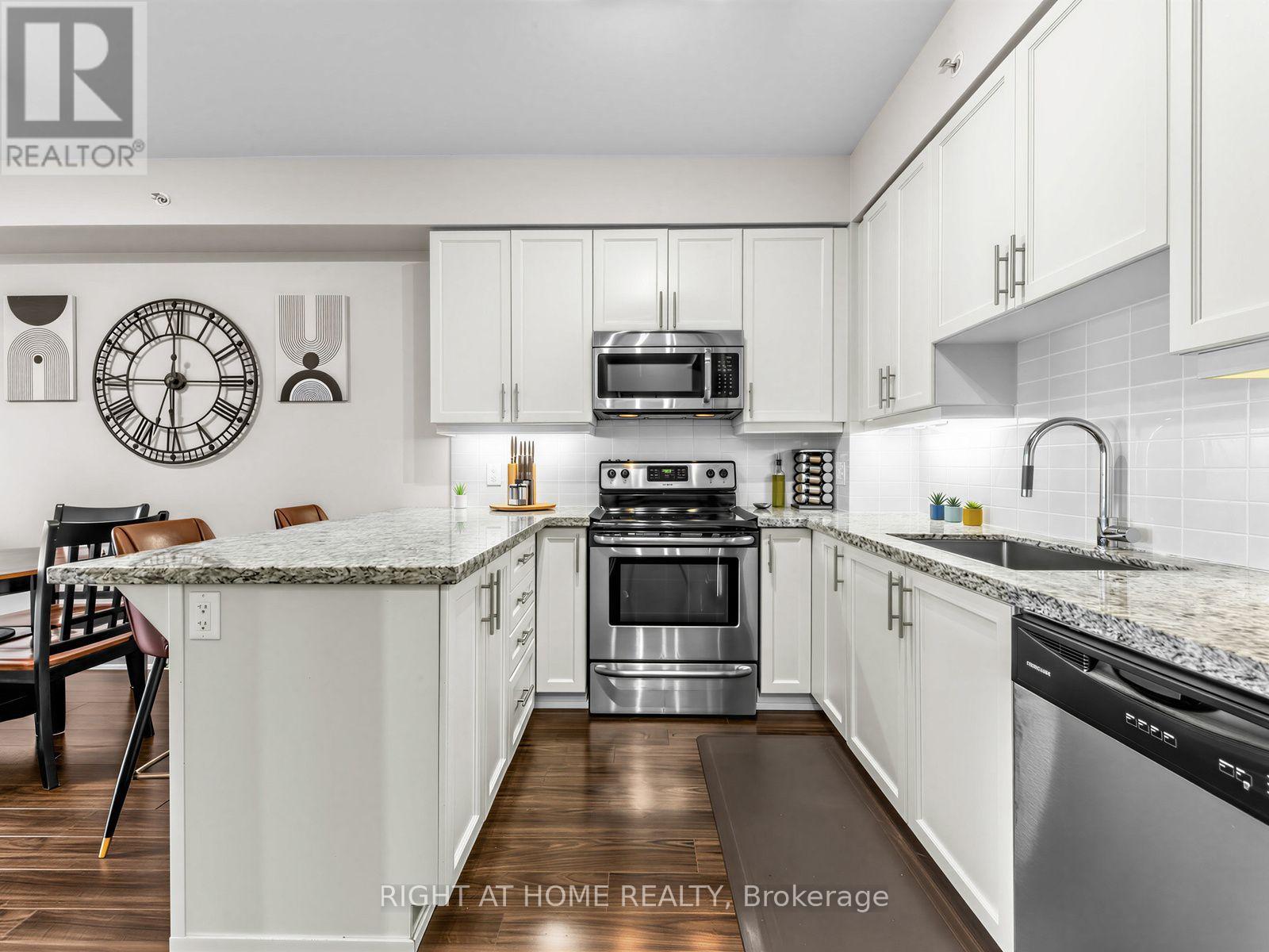 808 - 24 Woodstream Boulevard, Vaughan, Ontario  L4L 8C4 - Photo 3 - N13764010