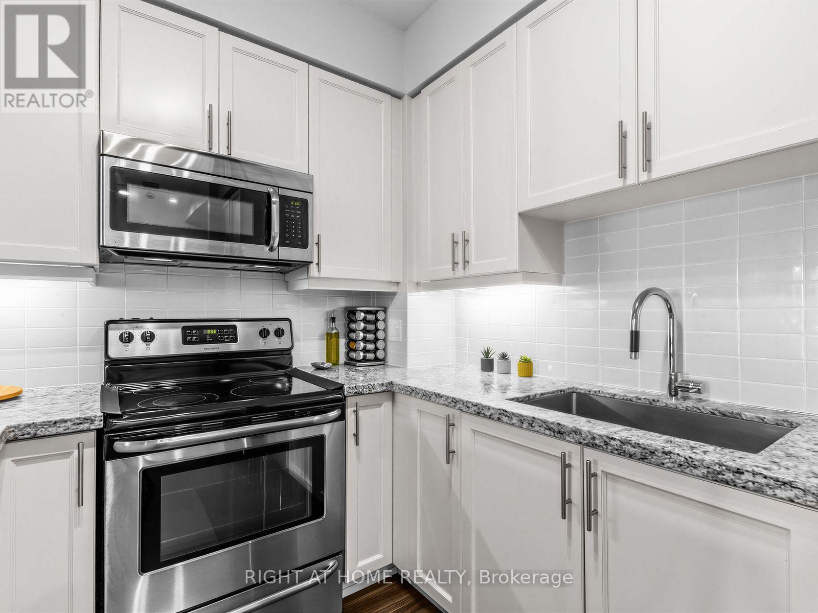 808 - 24 Woodstream Boulevard, Vaughan, Ontario  L4L 8C4 - Photo 4 - N13764010
