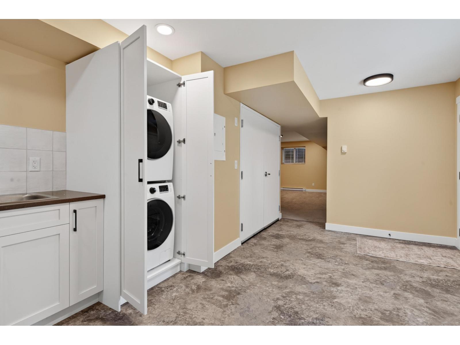 6876 192a Street, Surrey, British Columbia  V4N 0B7 - Photo 34 - R3163636