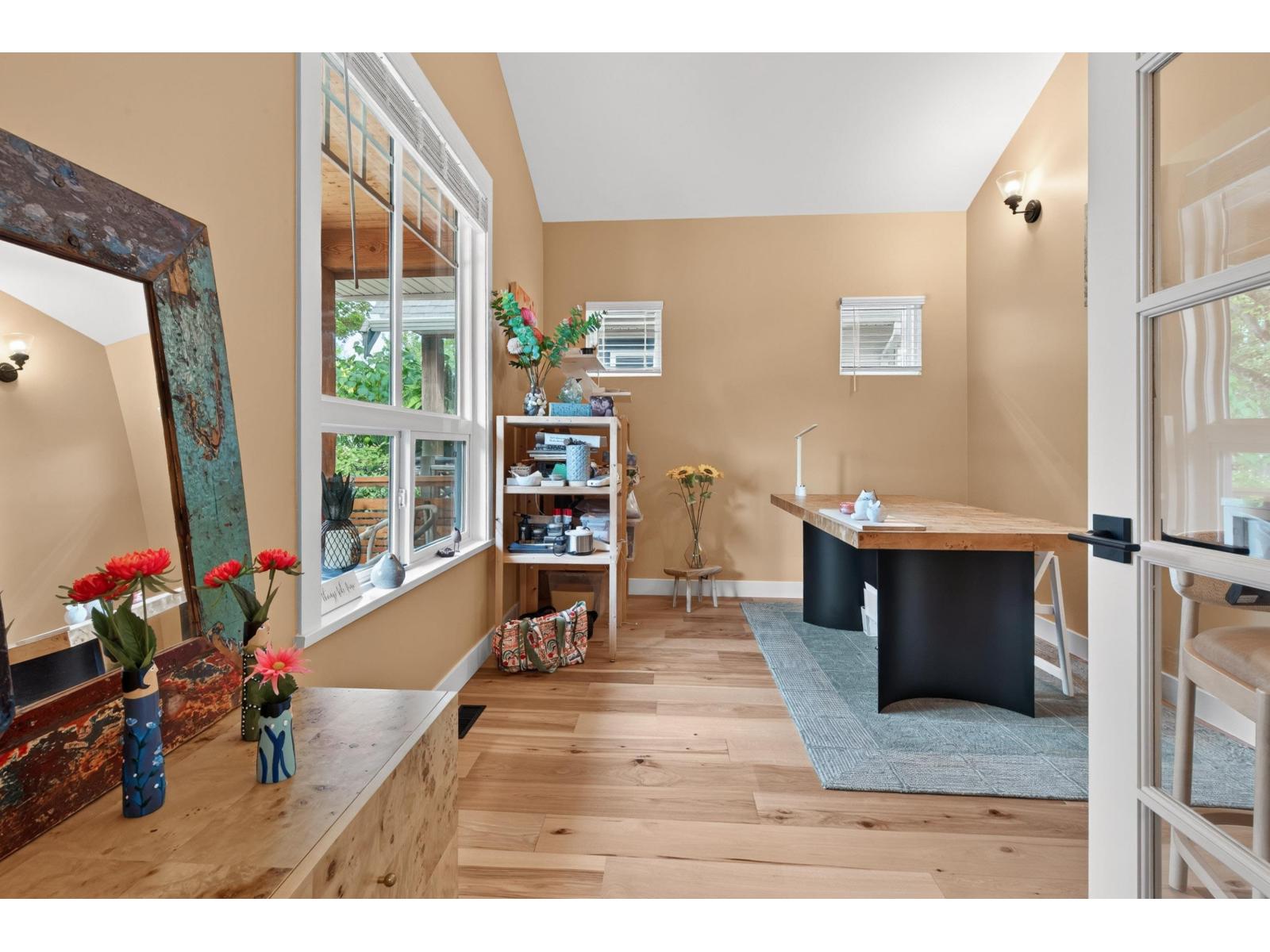 6876 192a Street, Surrey, British Columbia  V4N 0B7 - Photo 4 - R3163636