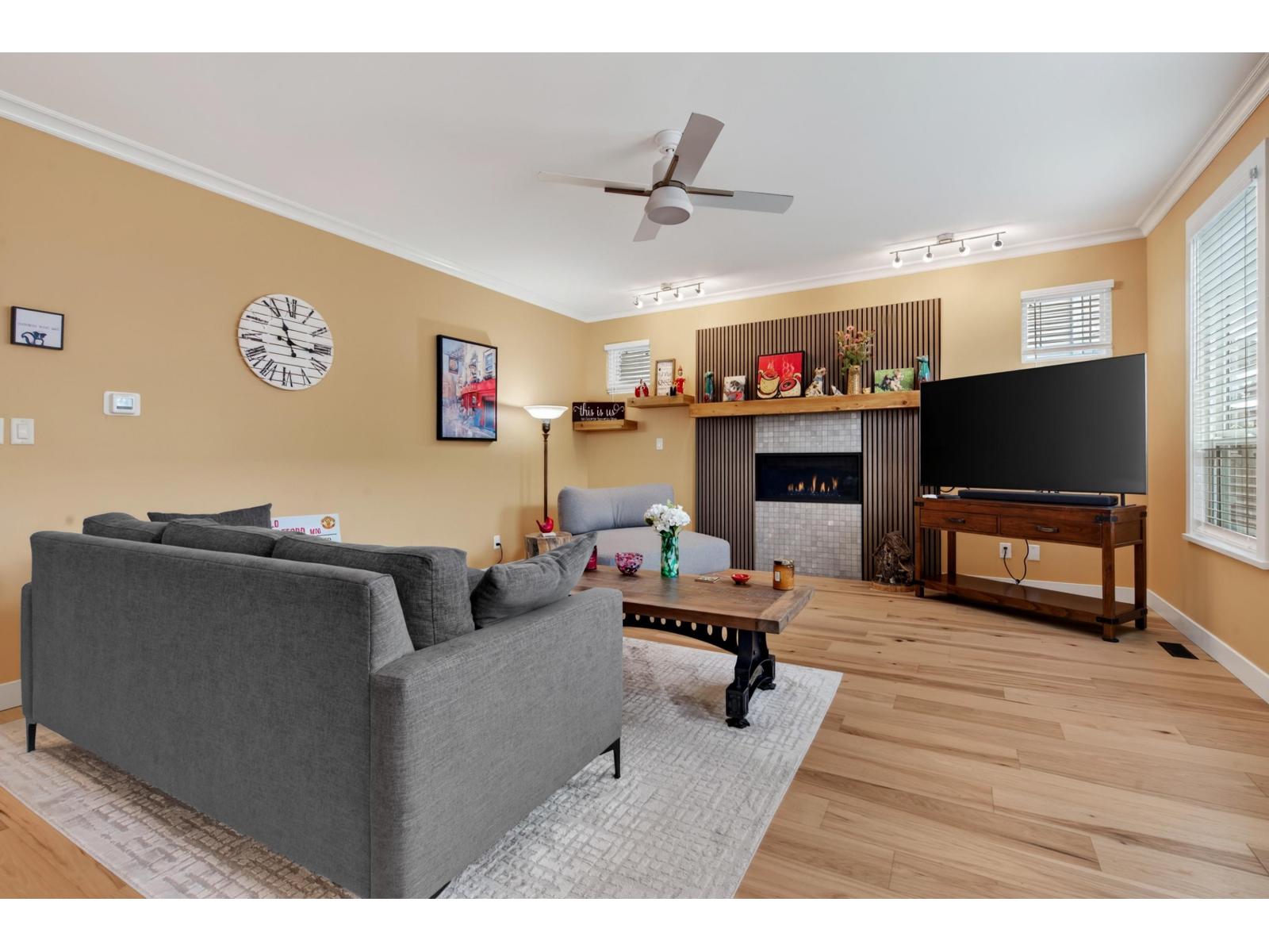 6876 192a Street, Surrey, British Columbia  V4N 0B7 - Photo 7 - R3163636
