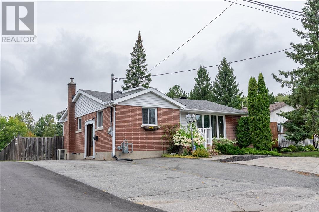 1567 Crestmoor Road, Sudbury, Ontario
