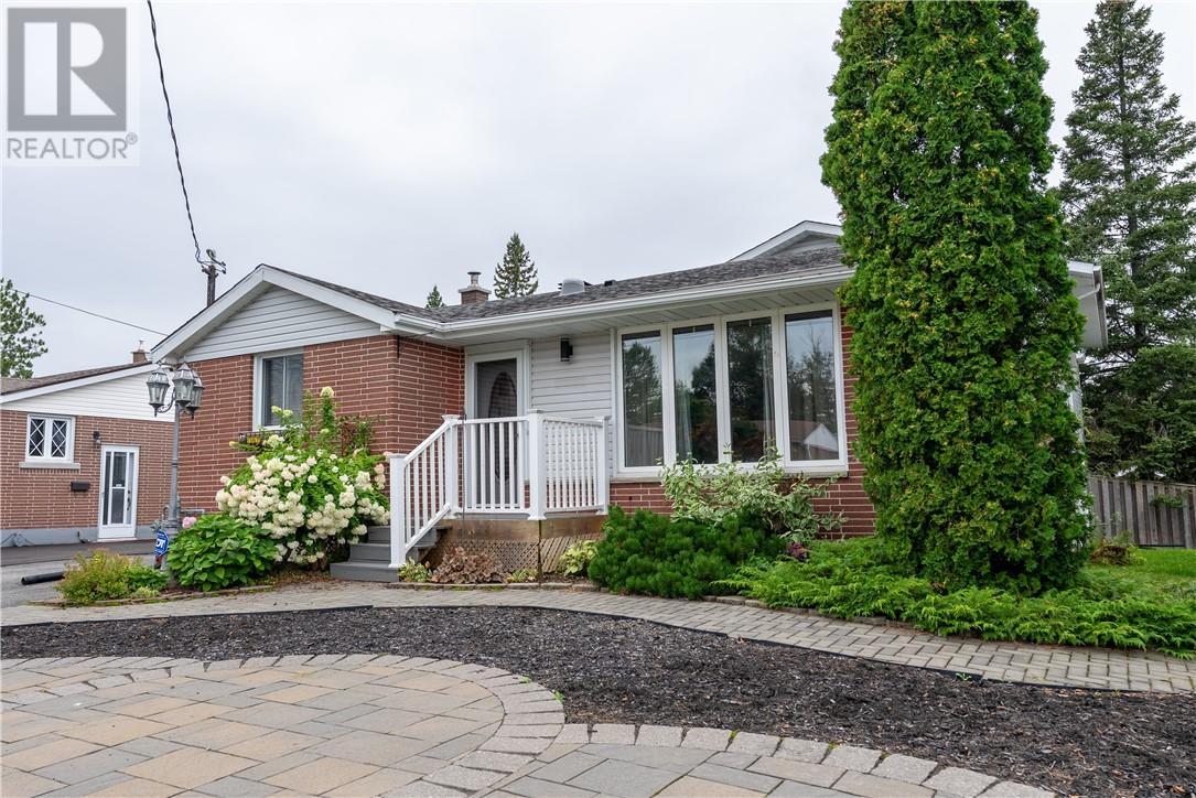 1567 Crestmoor Road, Sudbury, Ontario  P3A 4M3 - Photo 2 - 2130278