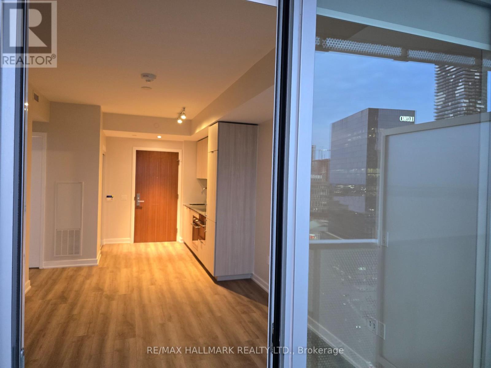 2210 - 15 Queens Quay E, Toronto, Ontario  M5E 0A4 - Photo 9 - C13764068