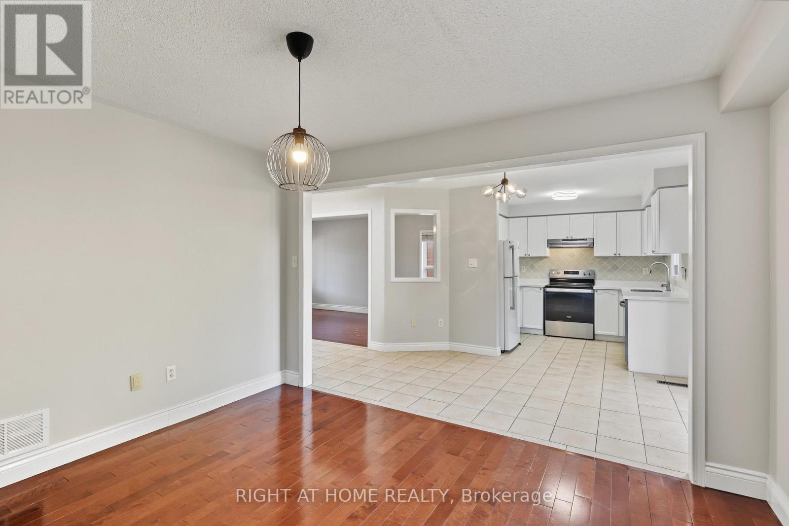 88 Scottsdale Drive, Clarington, Ontario  L1C 5G4 - Photo 12 - E13764076