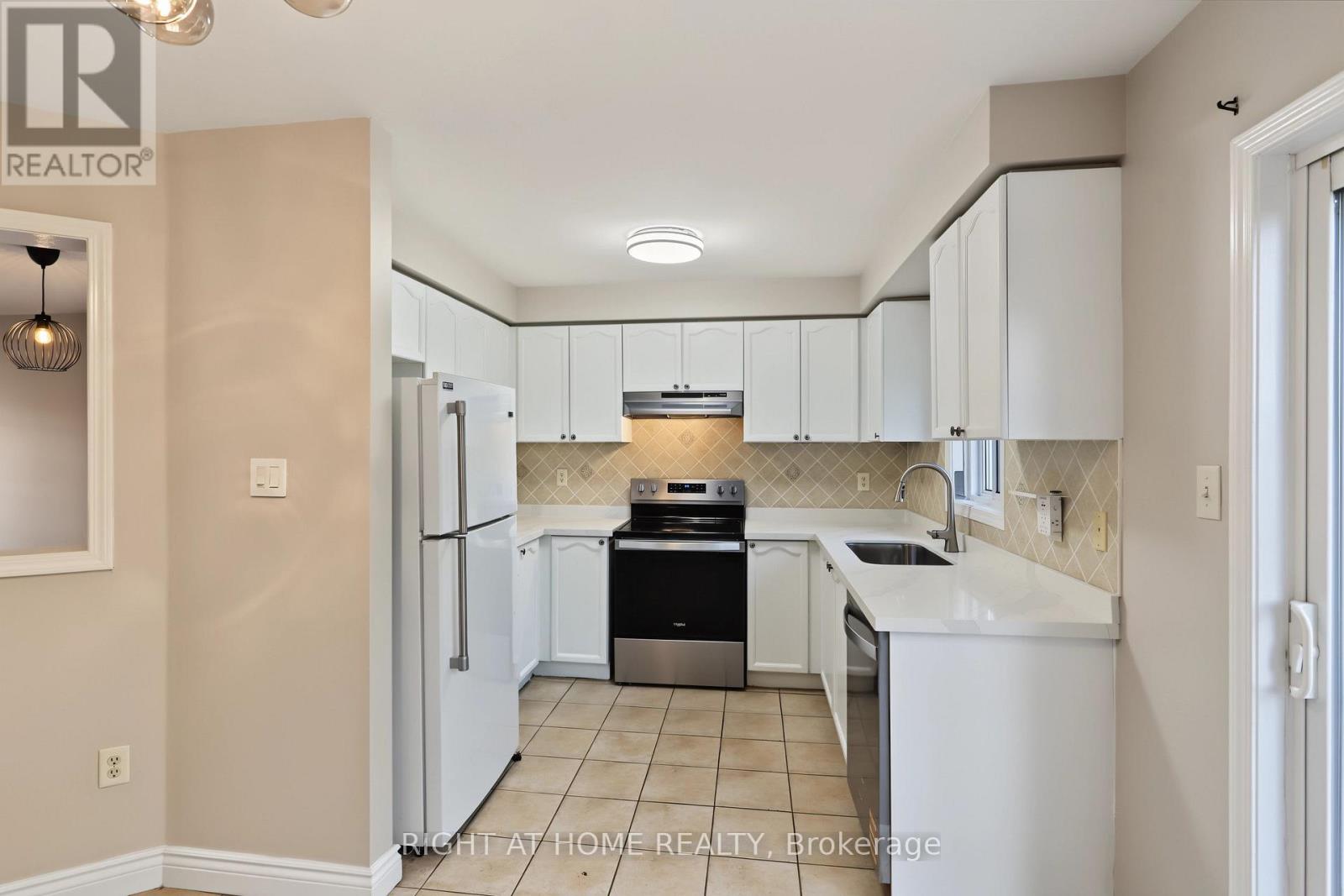88 Scottsdale Drive, Clarington, Ontario  L1C 5G4 - Photo 13 - E13764076