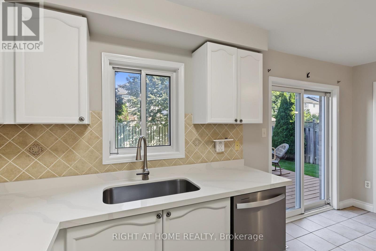 88 Scottsdale Drive, Clarington, Ontario  L1C 5G4 - Photo 14 - E13764076
