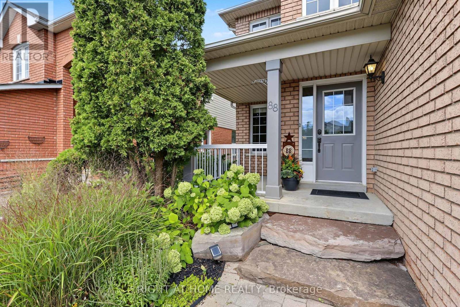 88 Scottsdale Drive, Clarington, Ontario  L1C 5G4 - Photo 3 - E13764076
