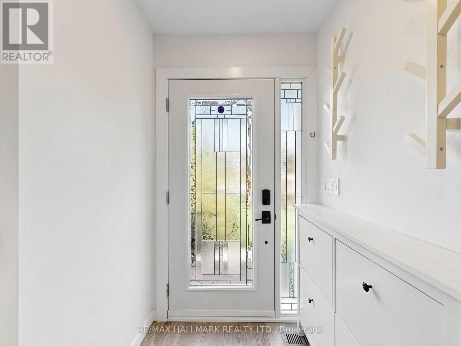 .400 Handley Crescent, Newmarket, Ontario  L3Y 4T4 - Photo 4 - N13764034
