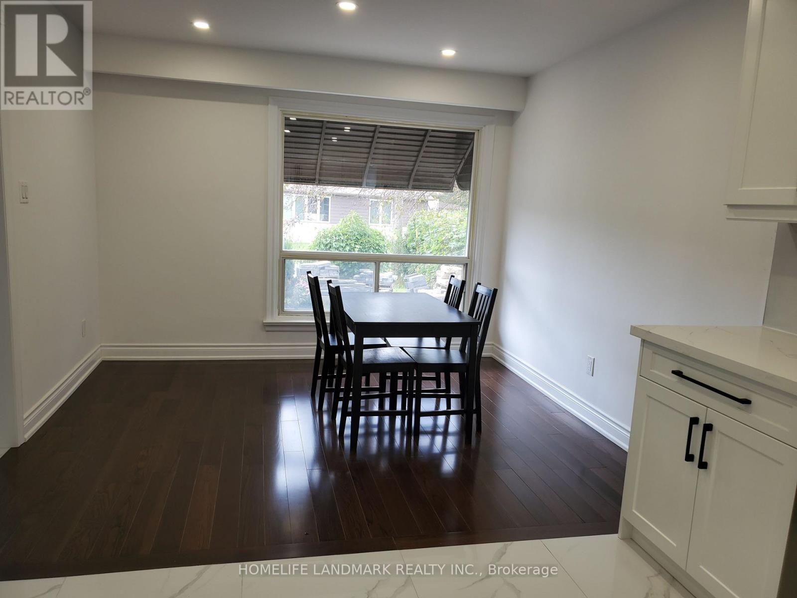 17 Maralim Road, Richmond Hill, Ontario  L4C 2K6 - Photo 3 - N13764040