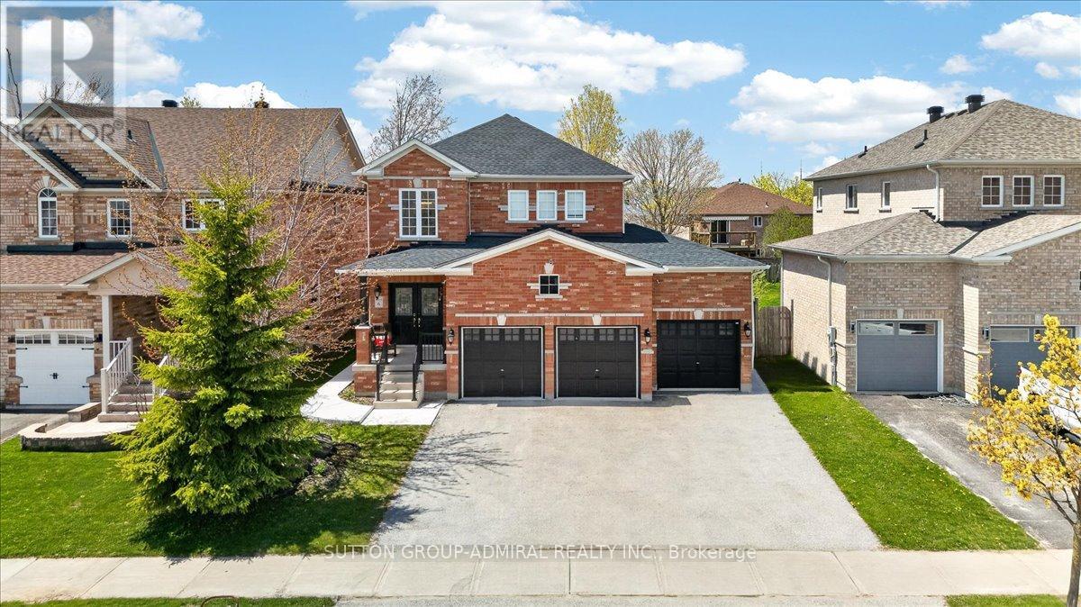 6 WHITE CRESCENT, Barrie, Ontario