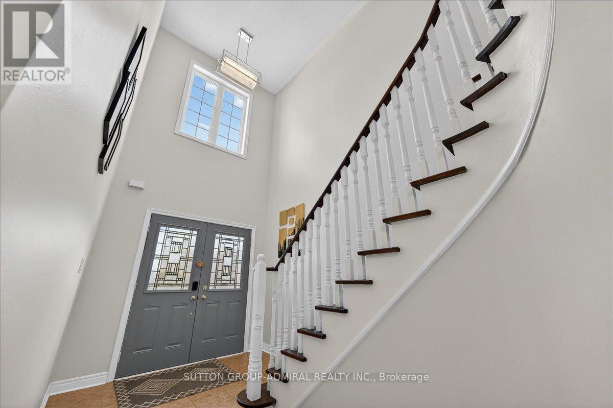 6 White Crescent, Barrie, Ontario  L4N 7M1 - Photo 4 - S13764042
