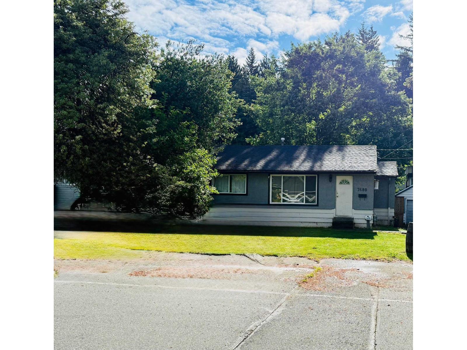7680 Blott Street, Mission, British Columbia  V2V 3K3 - Photo 2 - R3102994