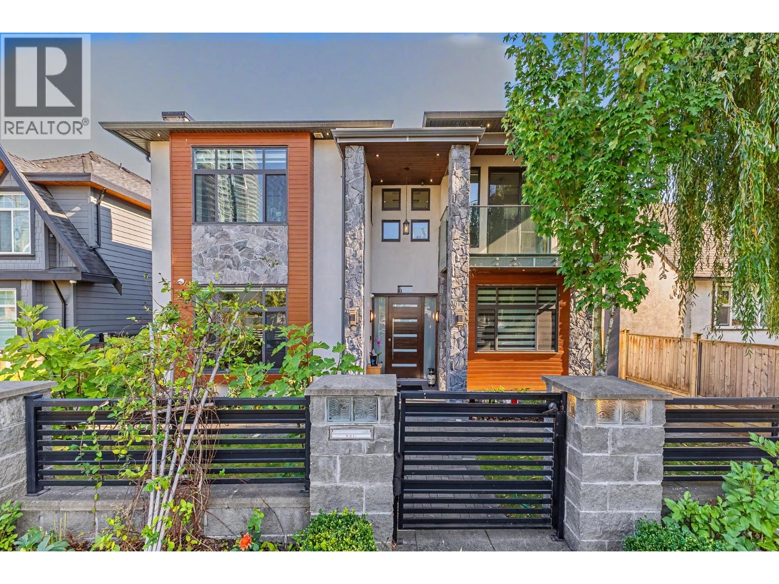 1806 Tenth Avenue, New Westminster, British Columbia  V3M 3J5 - Photo 1 - R3162690