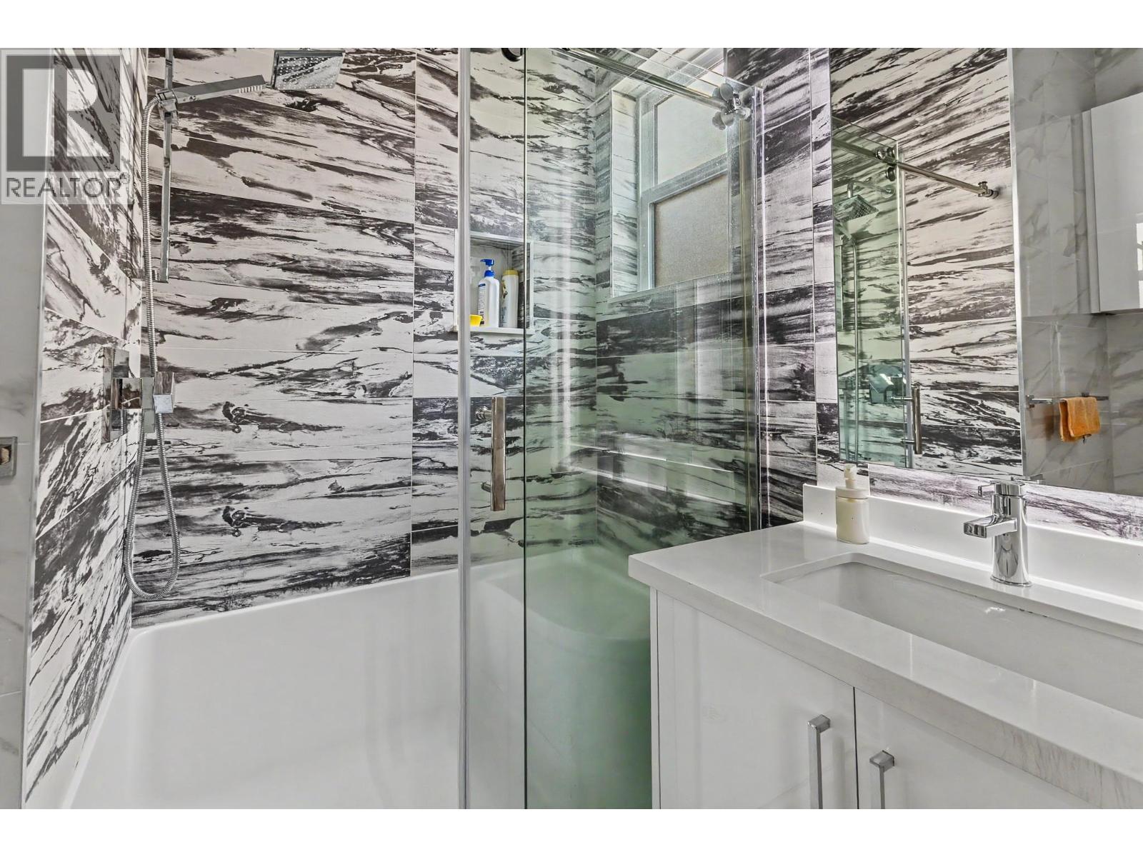 1806 Tenth Avenue, New Westminster, British Columbia  V3M 3J5 - Photo 23 - R3162690