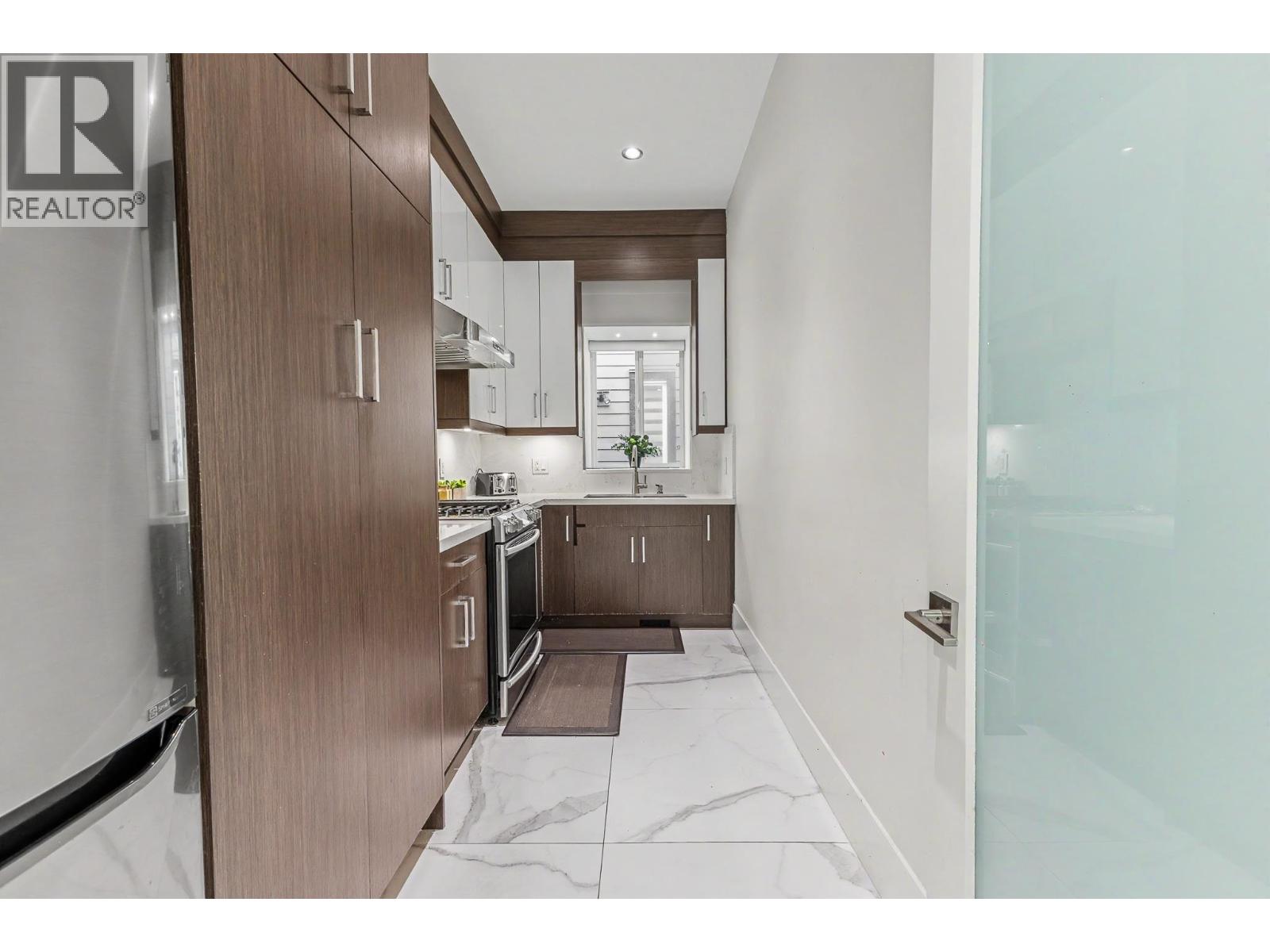 1806 Tenth Avenue, New Westminster, British Columbia  V3M 3J5 - Photo 12 - R3162690