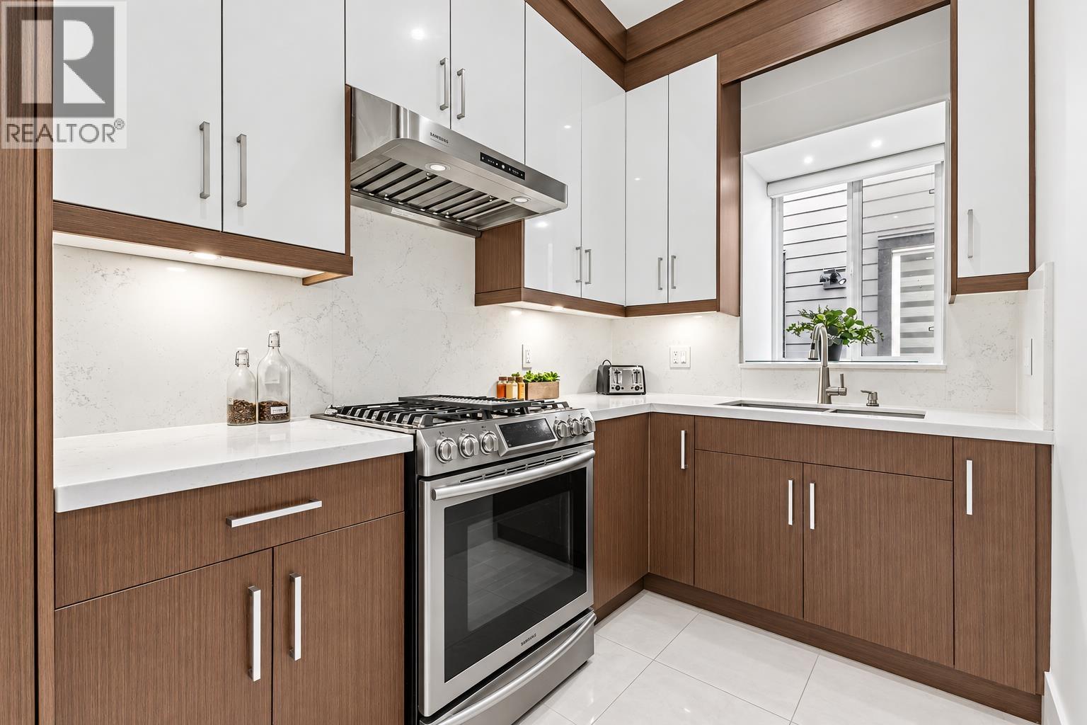 1806 Tenth Avenue, New Westminster, British Columbia  V3M 3J5 - Photo 13 - R3162690