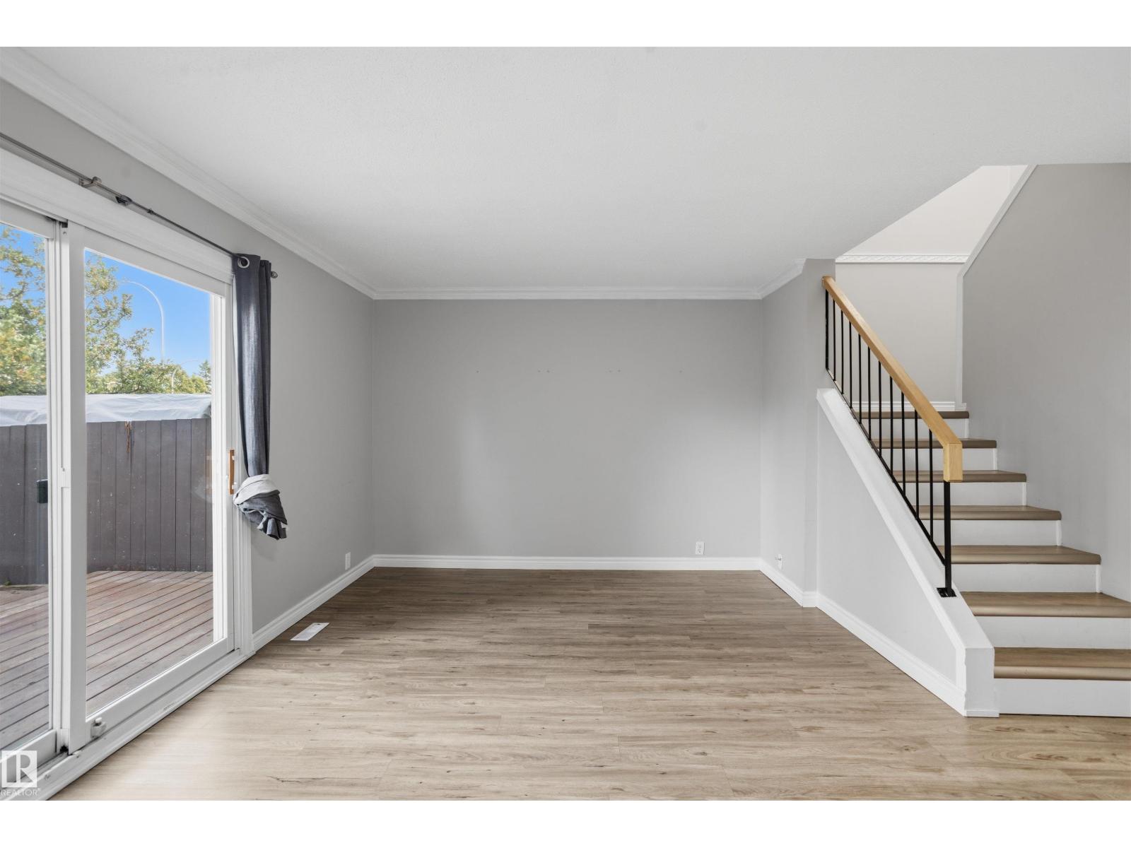 18124 93 Av NW, Edmonton, Alberta  T5T 1Y1 - Photo 2 - E4507843