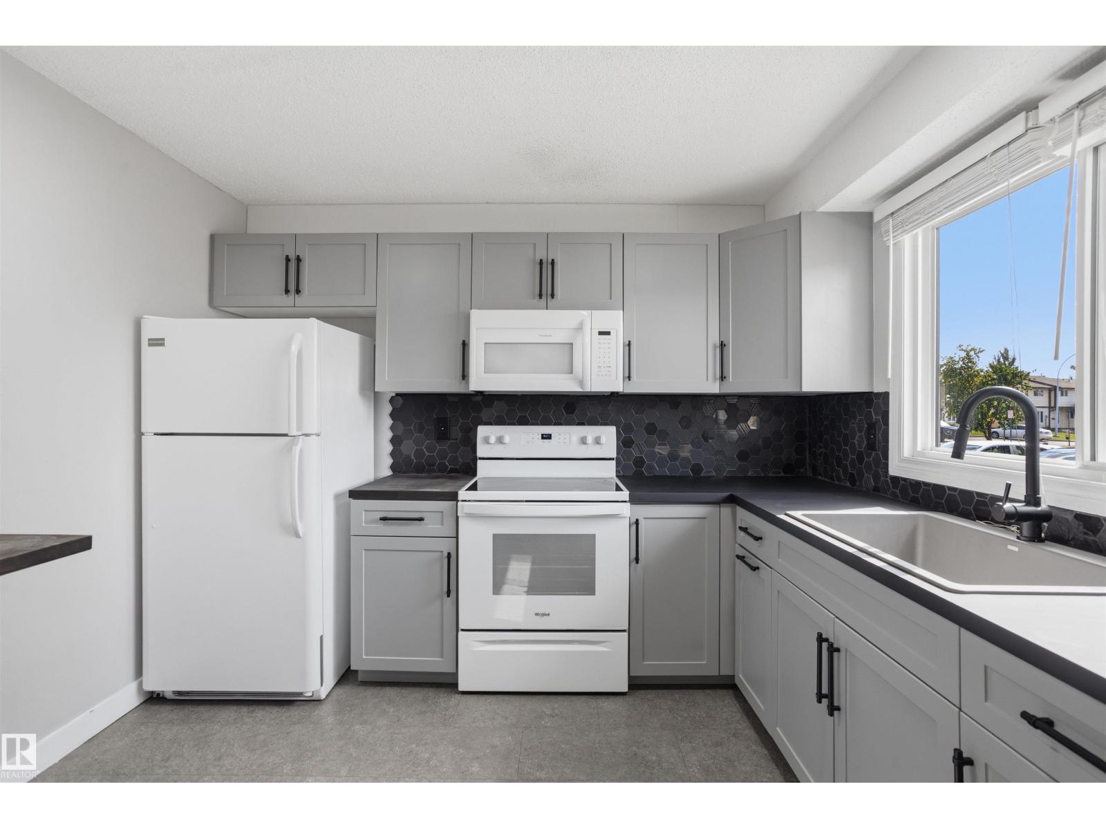 18124 93 Av NW, Edmonton, Alberta  T5T 1Y1 - Photo 6 - E4507843