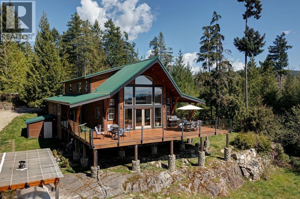 9340 Stephens Way, Halfmoon Bay, British Columbia  V7Z 1G9 - Photo 3 - R3163527