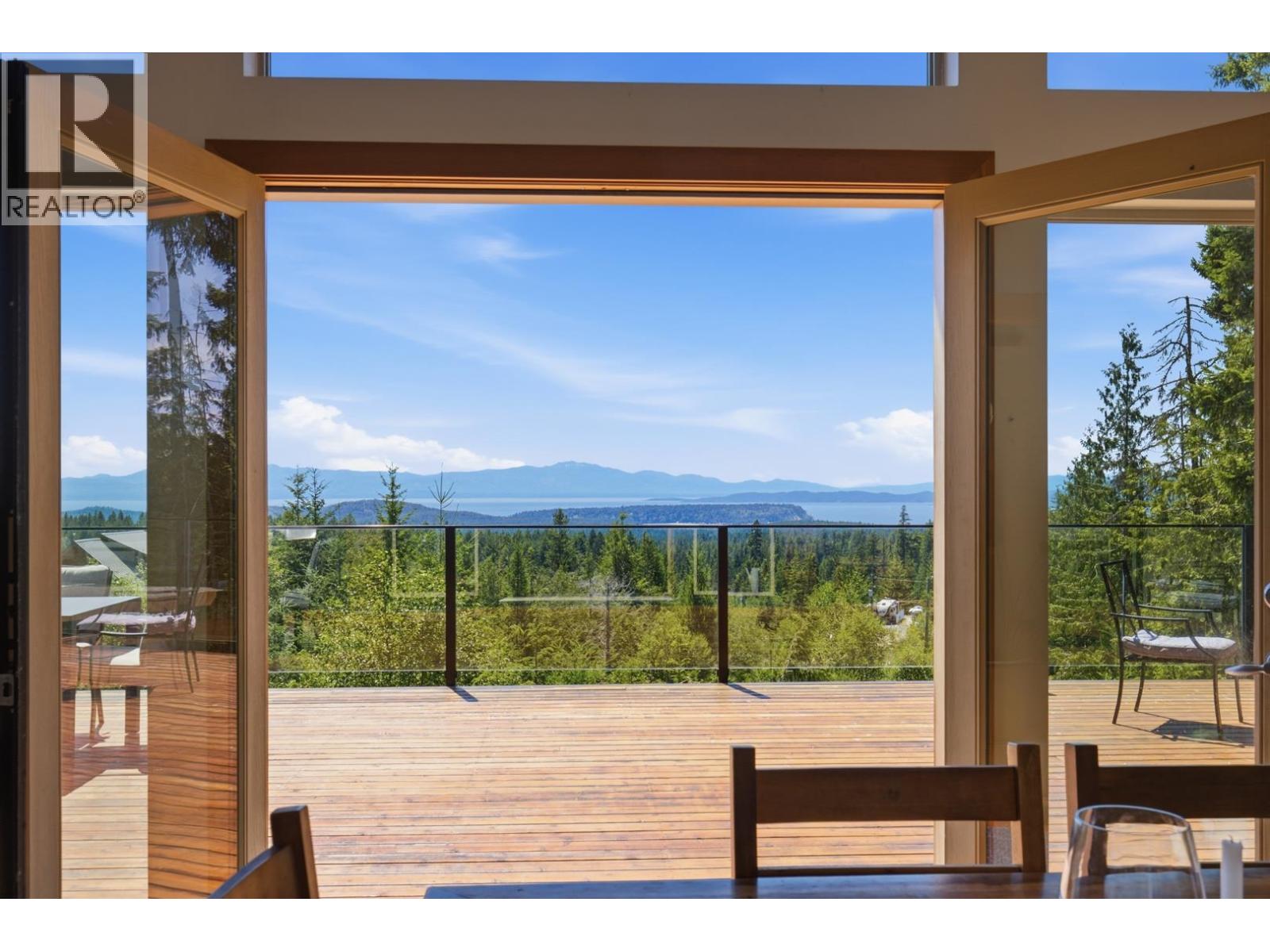9340 Stephens Way, Halfmoon Bay, British Columbia  V7Z 1G9 - Photo 6 - R3163527