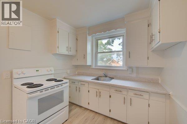 141 Chapel Street, Kitchener, Ontario  N2H 2T6 - Photo 5 - 40860515