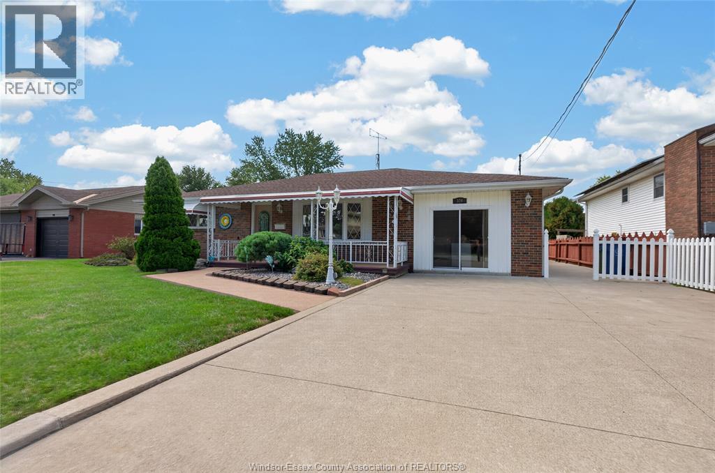 326 Evelyn Street, Belle River, Ontario  N8L 0L3 - Photo 4 - 26021943