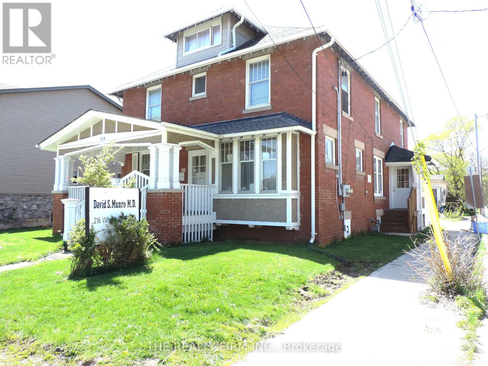216 Wharncliffe Road N, London North, Ontario  N6H 2B4 - Photo 1 - X13764248