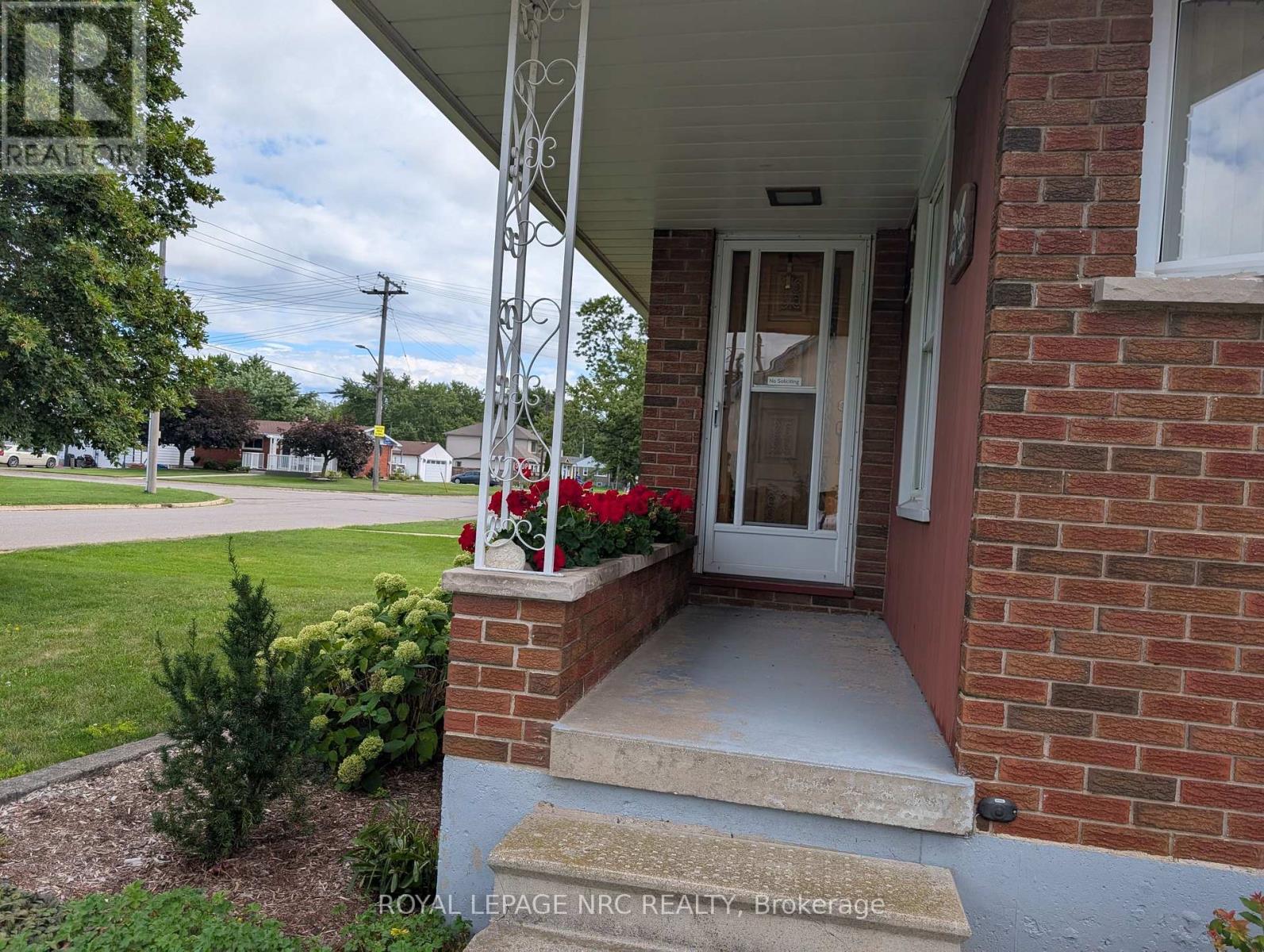 29 Erie Street, Welland, Ontario  L3B 5J6 - Photo 3 - X13764254
