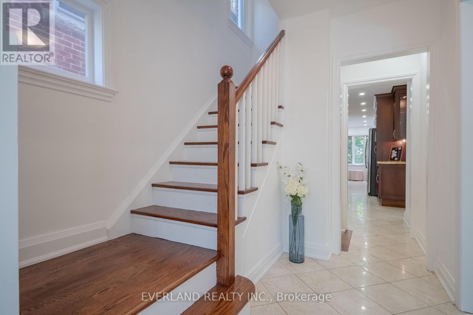 351 Lawrence Avenue W, Toronto, Ontario  M5M 1B6 - Photo 14 - C13764104