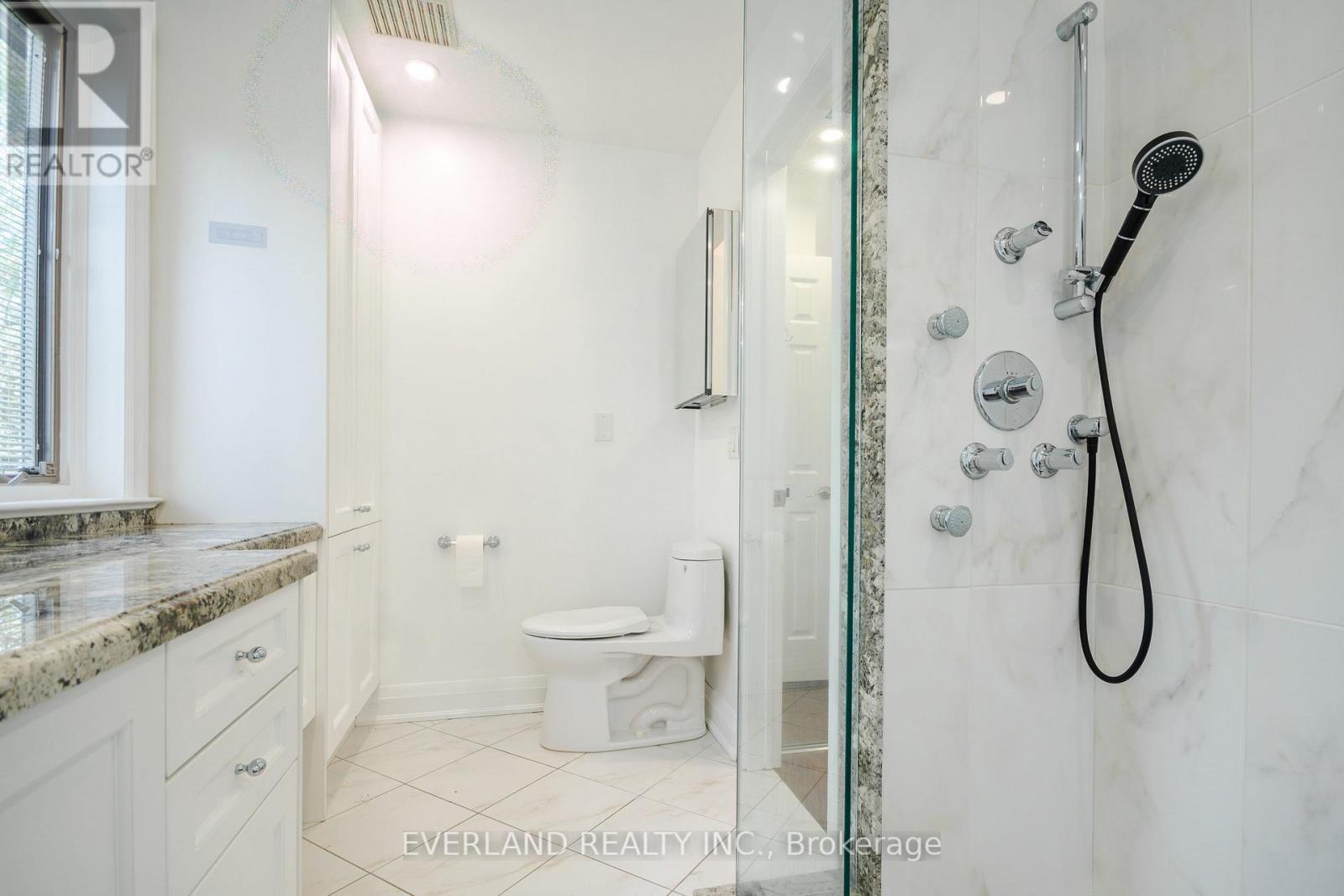 351 Lawrence Avenue W, Toronto, Ontario  M5M 1B6 - Photo 21 - C13764104