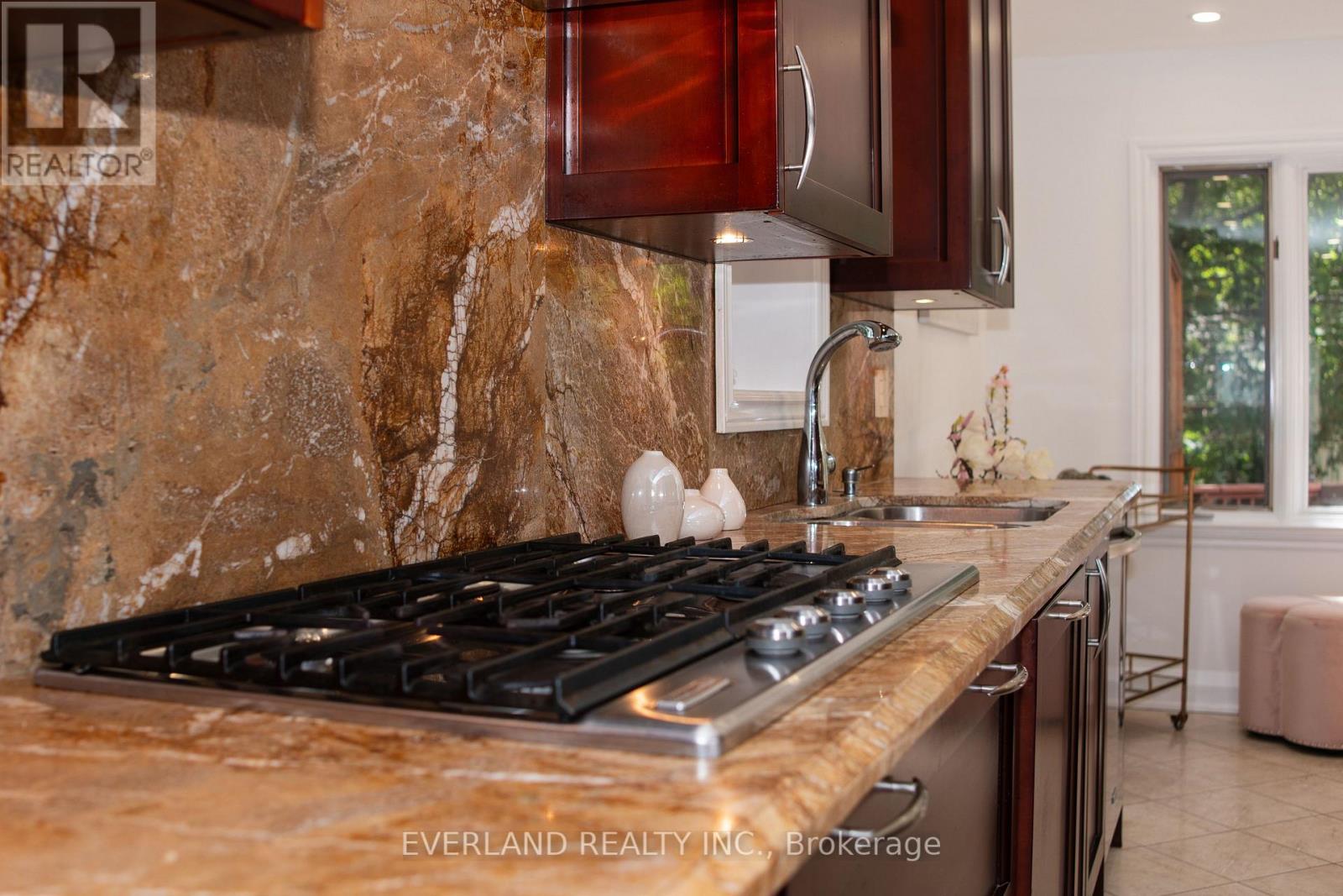 351 Lawrence Avenue W, Toronto, Ontario  M5M 1B6 - Photo 7 - C13764104