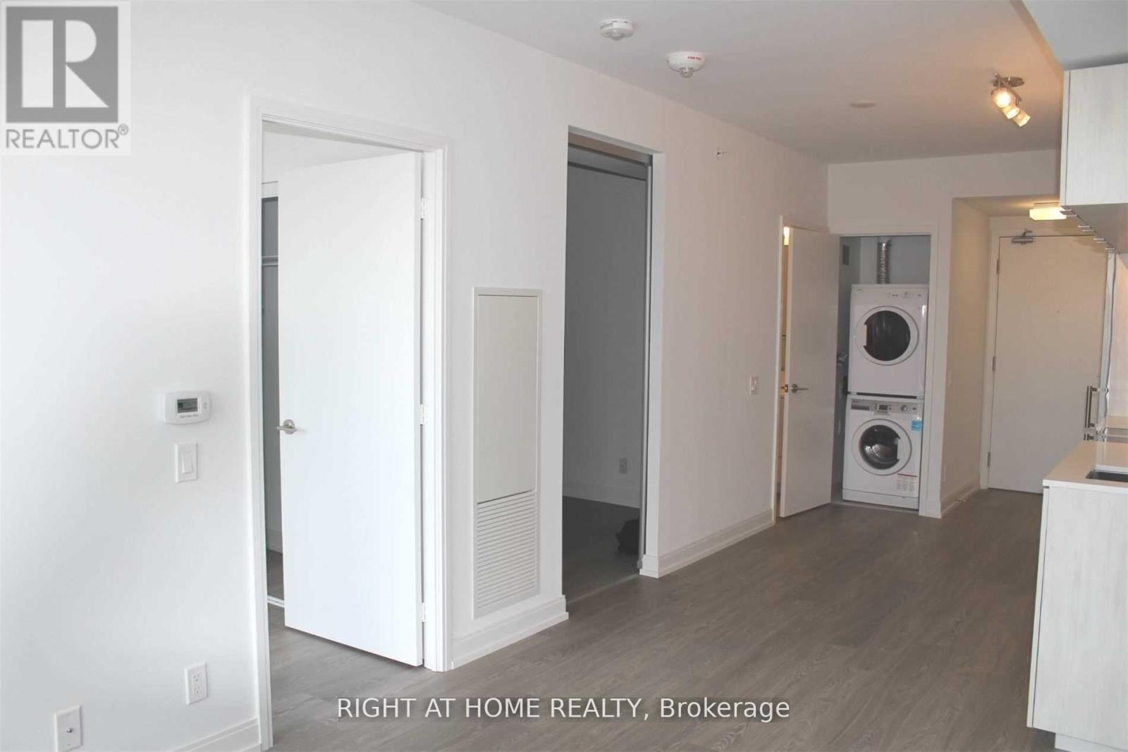 1612 - 181 Dundas Street E, Toronto, Ontario M5A 0N5 - Photo 3 - C13764132