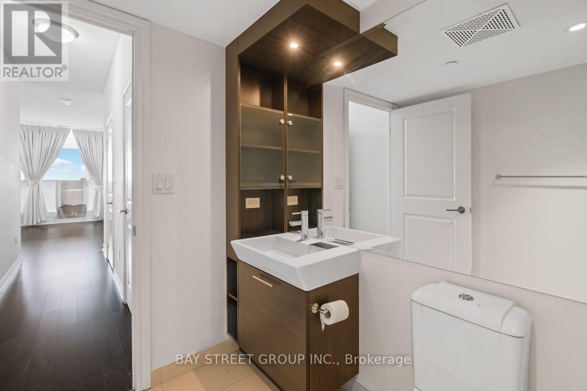 5709 - 386 Yonge Street, Toronto, Ontario  M5B 0A5 - Photo 11 - C13764252