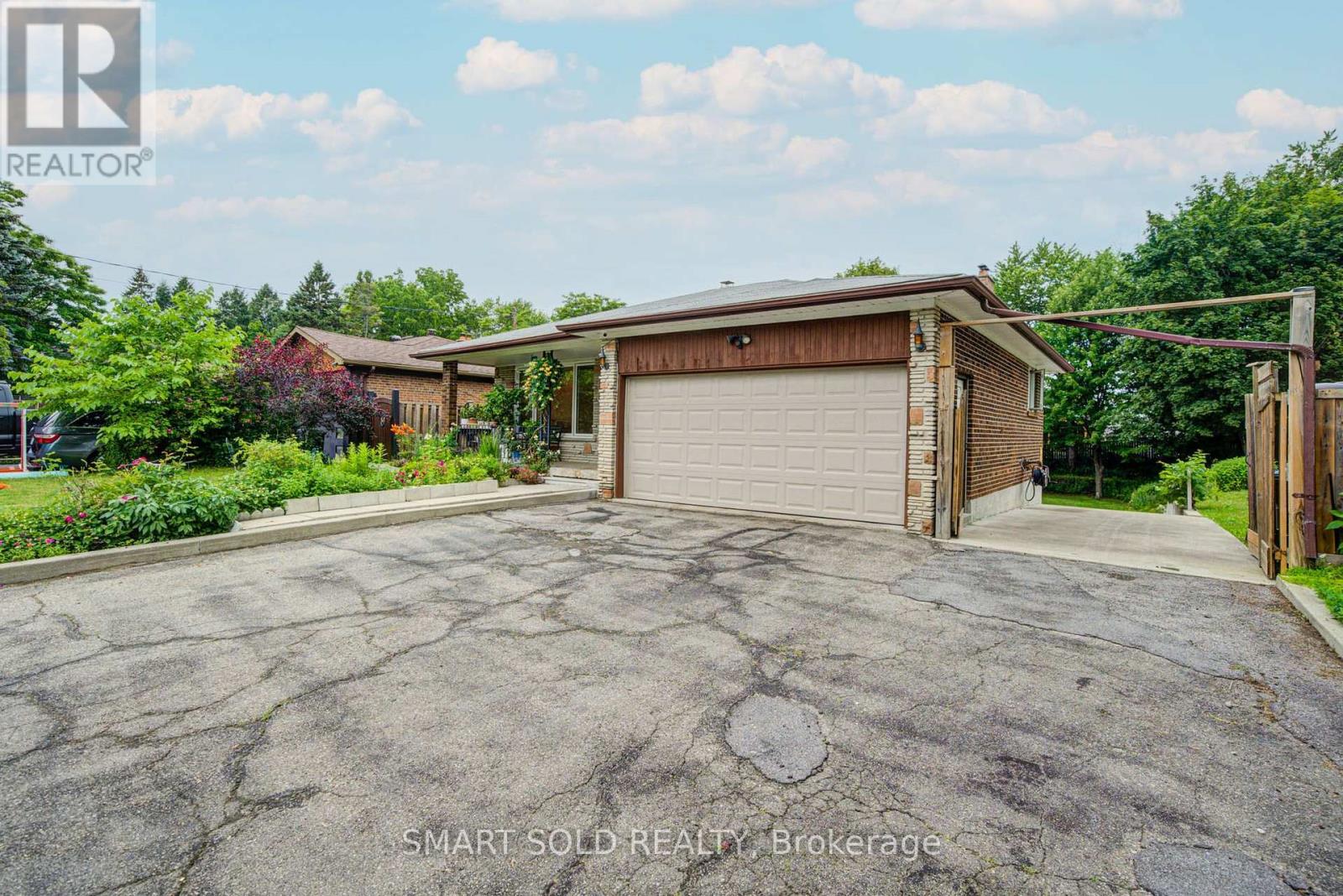 56 Gatesview Avenue, Toronto, Ontario M1J 3G5 - Photo 3 - E13764188