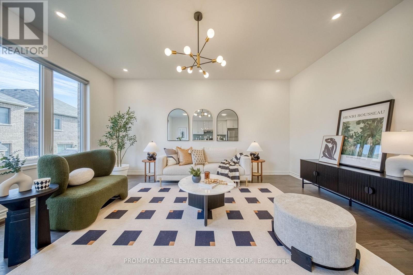 16 NESS DRIVE, Richmond Hill, Ontario