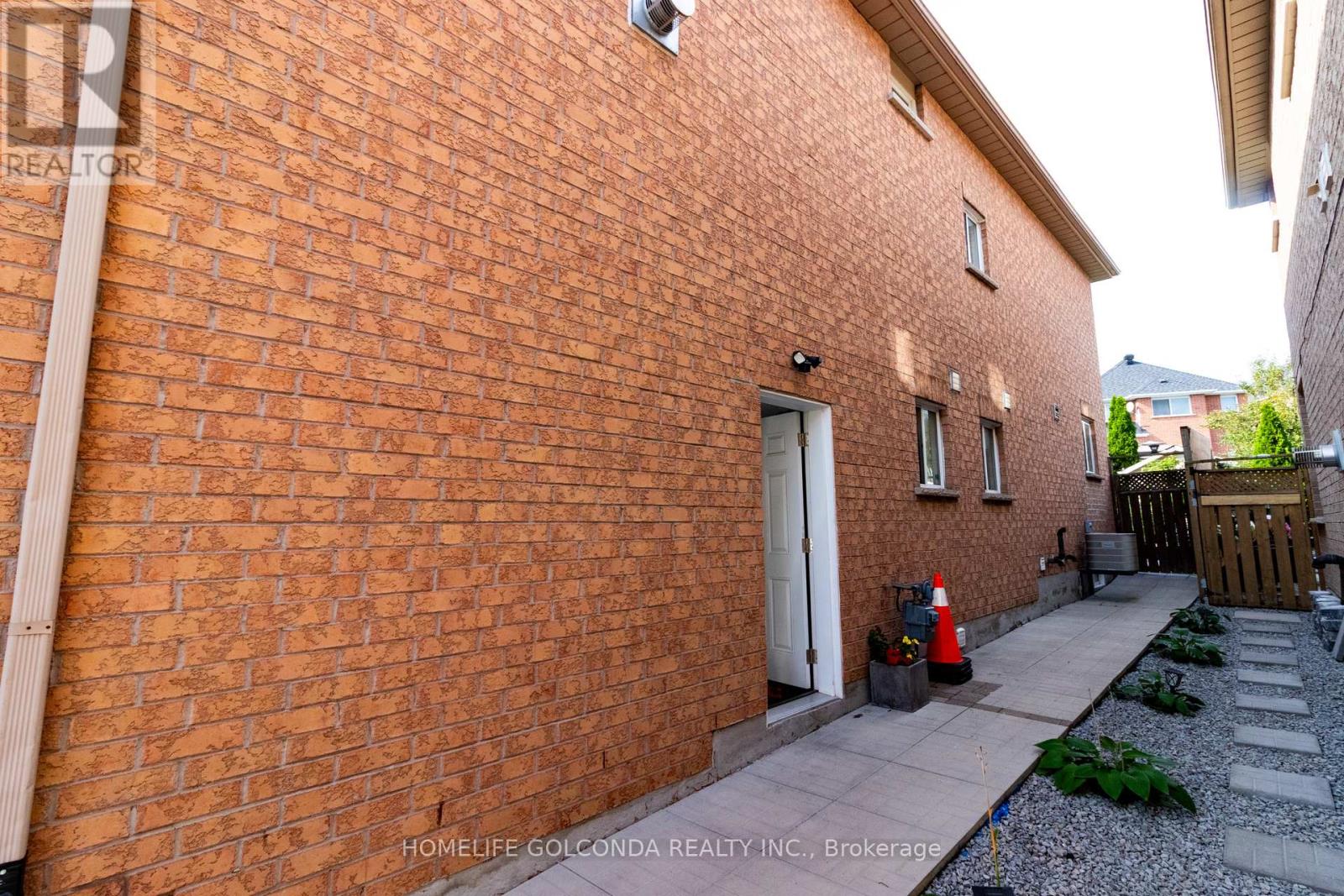 34 Linda Margaret Crescent, Richmond Hill (Devonsleigh), Ontario  L4S 2B6 - Photo 4 - N13764164