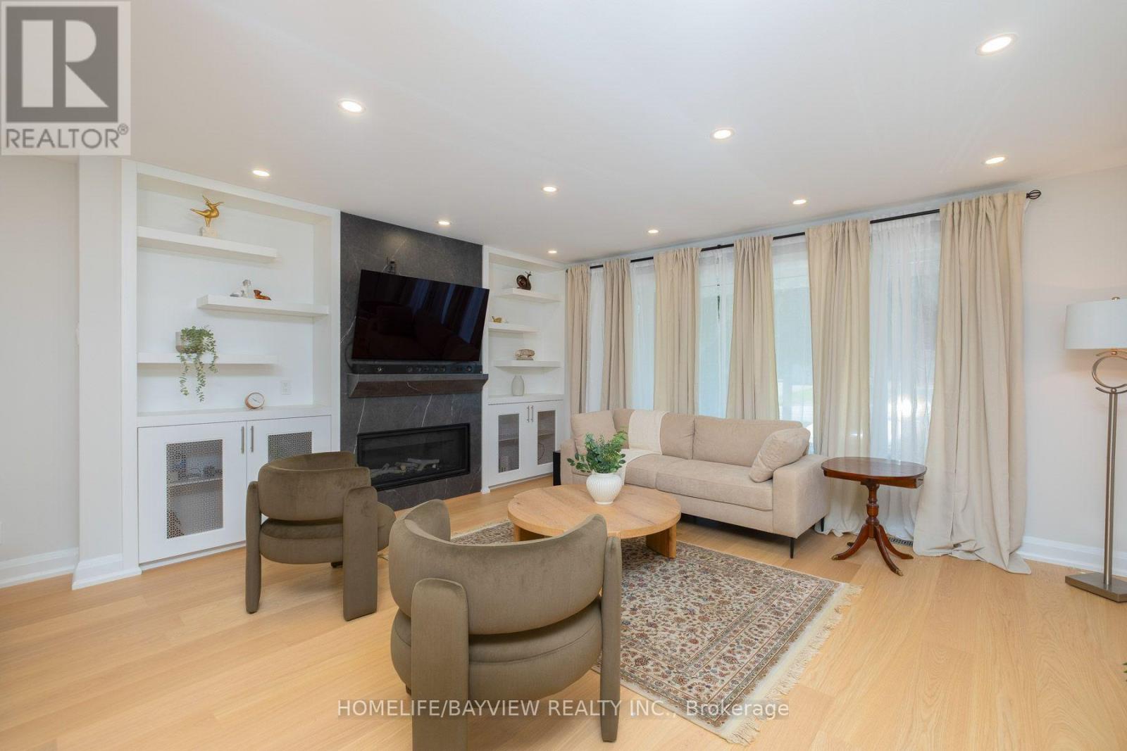 164 STEELES AVENUE E, Markham, Ontario
