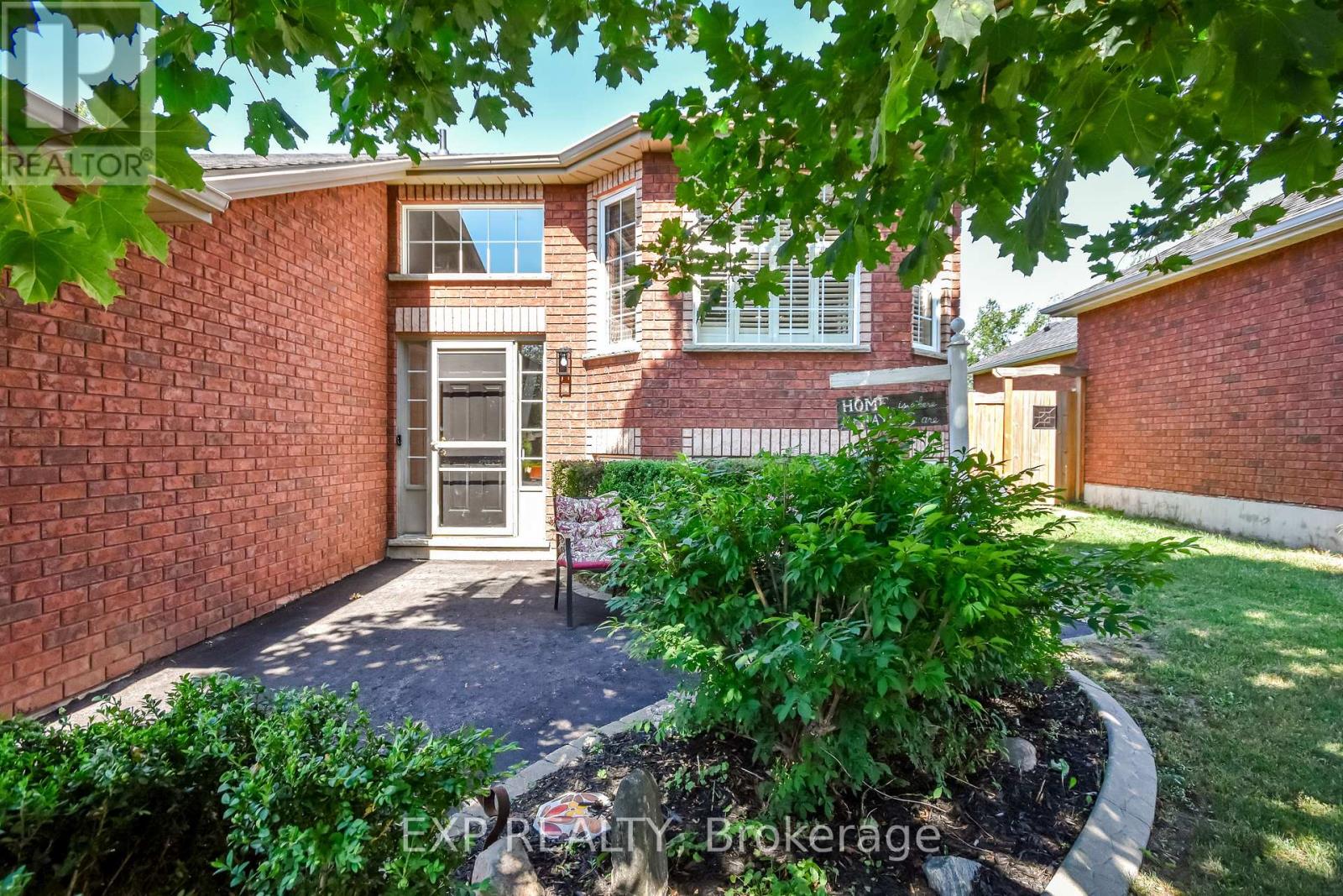 7 Hunter Court, Springwater (Elmvale), Ontario  L0L 1P0 - Photo 3 - S13764122