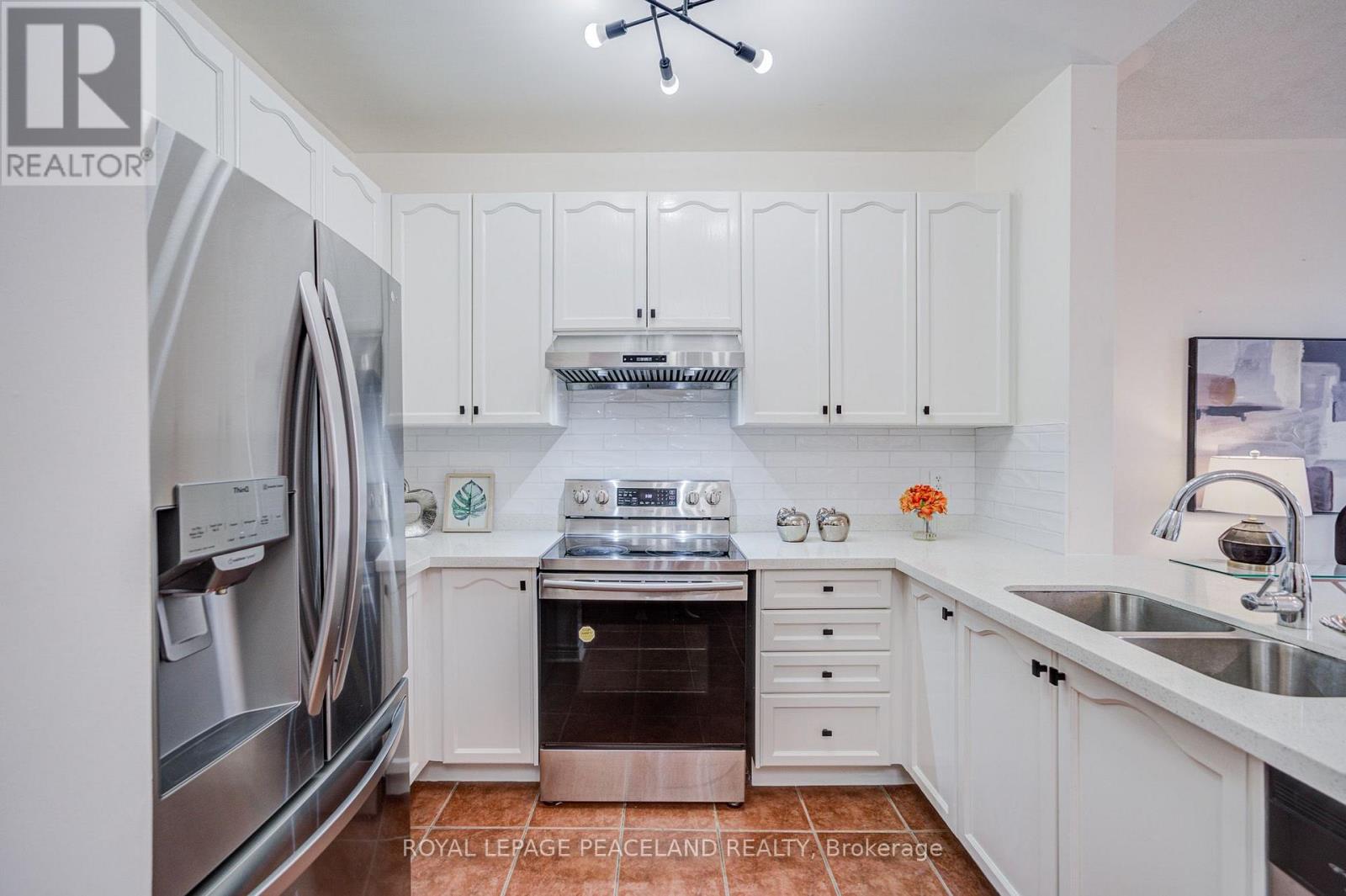 3074 Doyle Street, Mississauga, Ontario  L5M 0M9 - Photo 7 - W13764130