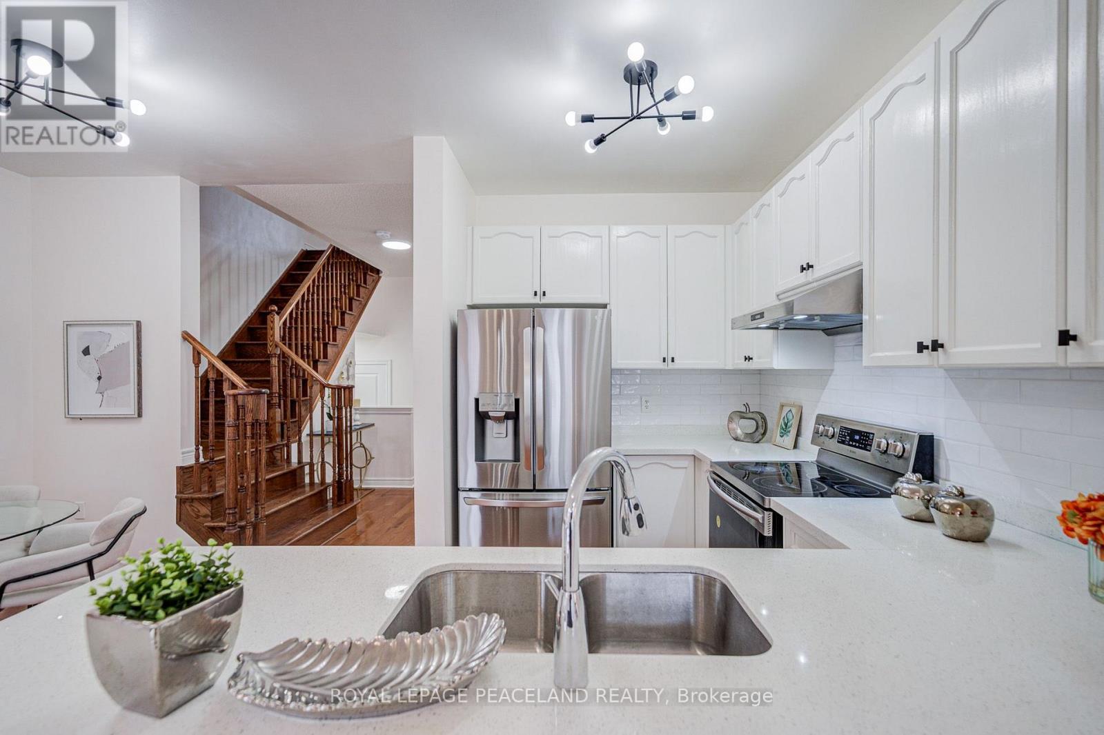 3074 Doyle Street, Mississauga, Ontario  L5M 0M9 - Photo 8 - W13764130