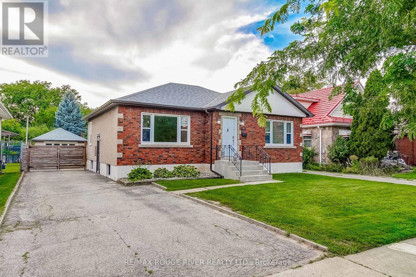 141 Haig Street, St. Catharines, Ontario  L2R 7G8 - Photo 1 - X13764242