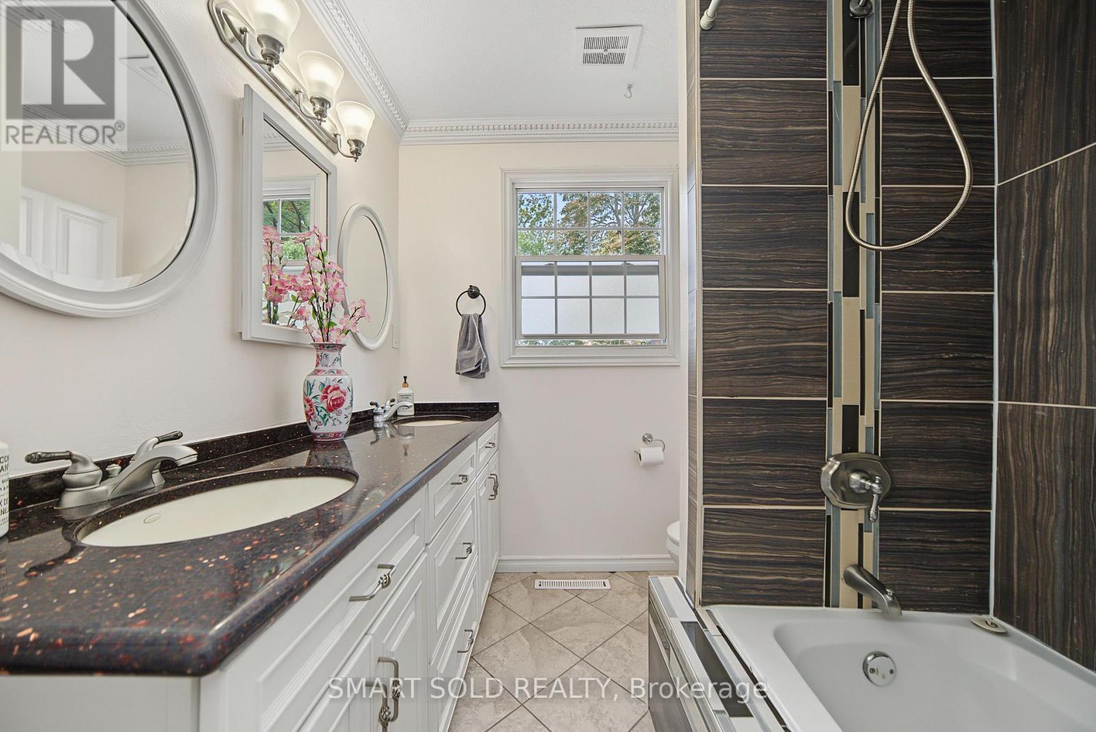 7 Elmwood Avenue, St. Catharines, Ontario  L2R 2T5 - Photo 26 - X13764262