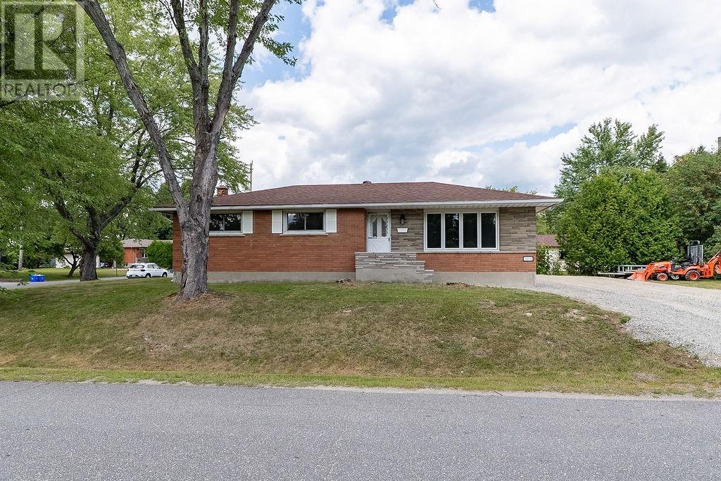 1609 Redfern, Greater Sudbury, Ontario  P3A 3S8 - Photo 2 - 2130206