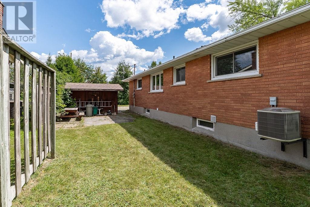 1609 Redfern, Greater Sudbury, Ontario  P3A 3S8 - Photo 34 - 2130206