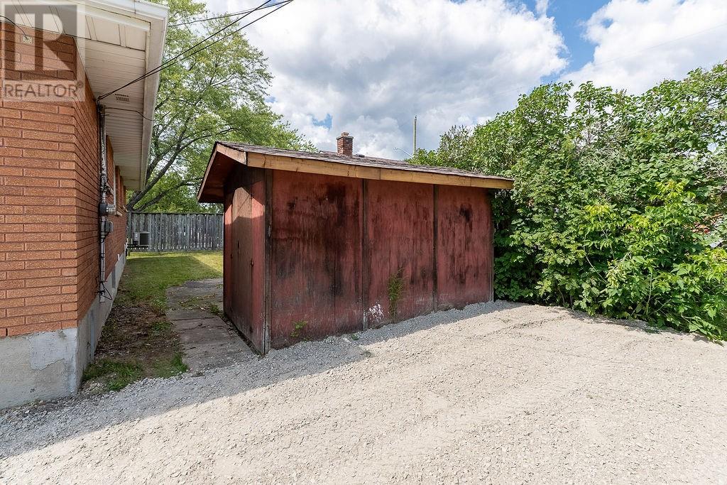 1609 Redfern, Greater Sudbury, Ontario  P3A 3S8 - Photo 38 - 2130206